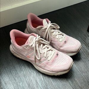 New Balance Women's Pink FRESH FOAM 880 Running Shoes
